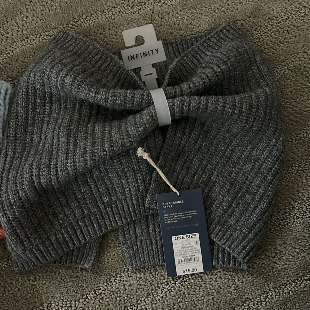 Small Infinity scarves - Picture 3 of 3